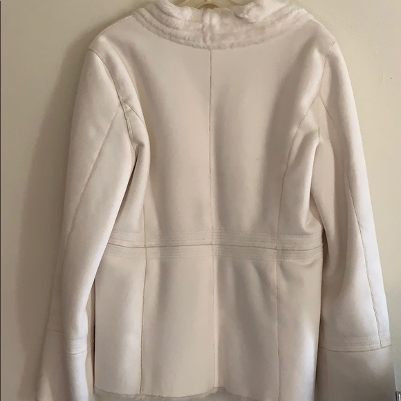 White House/Black Market - Picture 4 of 8